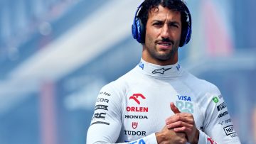 Daniel Ricciardo backed for F1 return as Lewis Hamilton makes surprise revelation - RacingNews365 Review