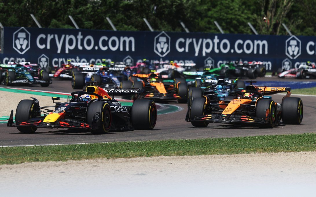 Verstappen Piastri race start Imola