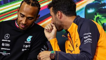 Hamilton reminded of Ricciardo failure in major Ferrari challenge