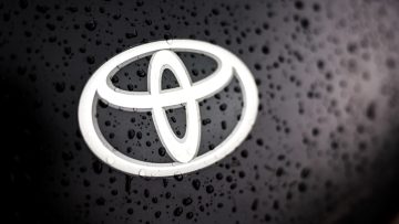 Toyota hints at full-scale F1 return