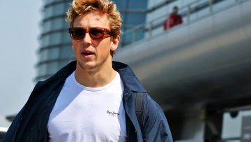 'He collapsed' - Villeneuve delivers Lawson damning Red Bull verdict