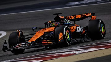 LIVE: Reaction as Piastri and McLaren send serious Bahrain practice statement