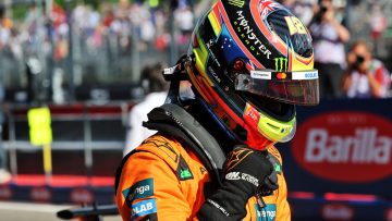Oscar Piastri makes Max Verstappen vow after first defeat