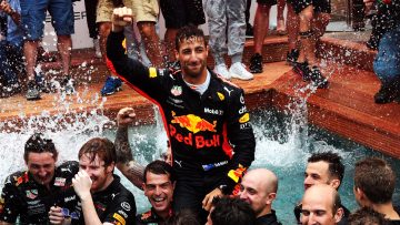 Daniel Ricciardo earns Monaco redemption with 'Apollo 13 drive'